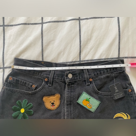 Vintage Levi’s Shorts - Picture 3 of 6